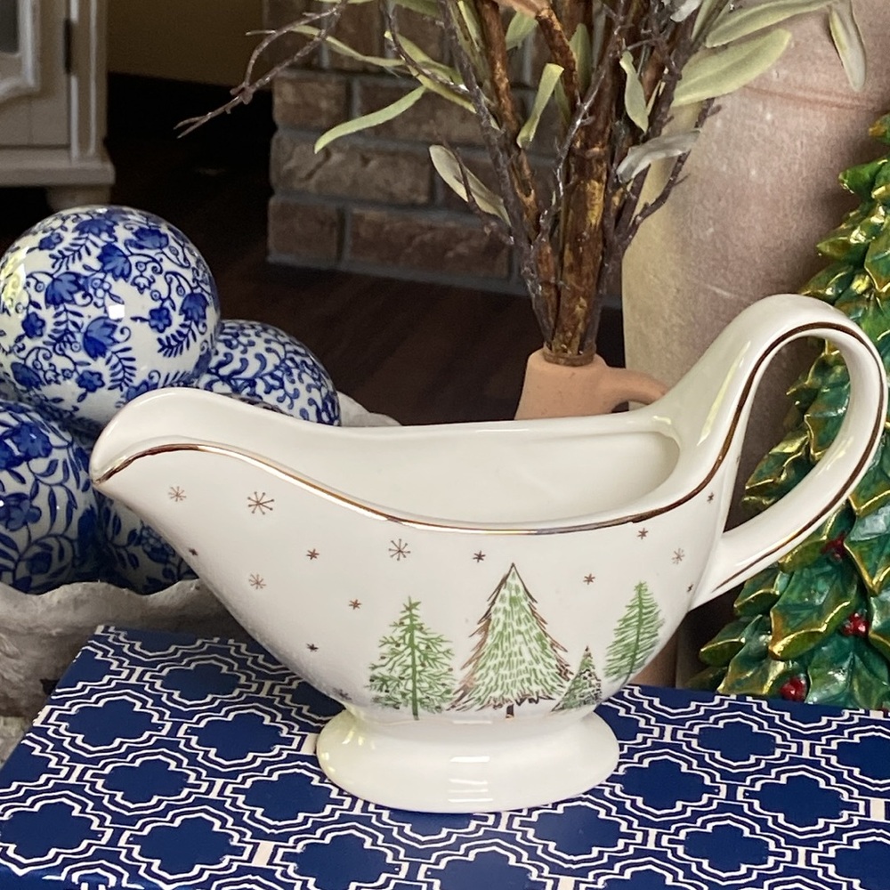NEW! Winter Holiday Shabby Chic Evergreen Tree Snowflake Ceramic Gravy Boat